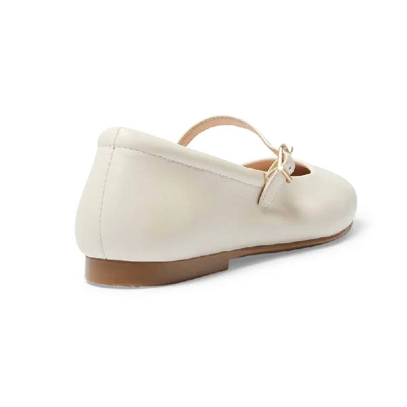 Athena Flat in Ivory Leather