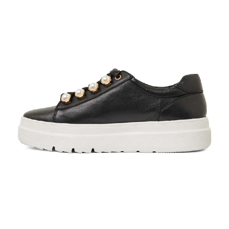 Bant Sneaker in Black Leather