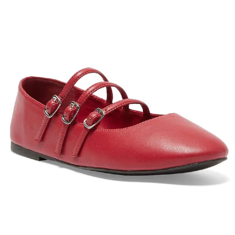 Leah Flat in Red Smooth