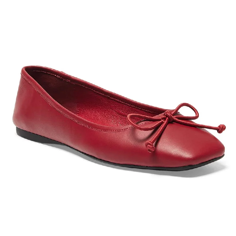 Maya Flat in Red Leather