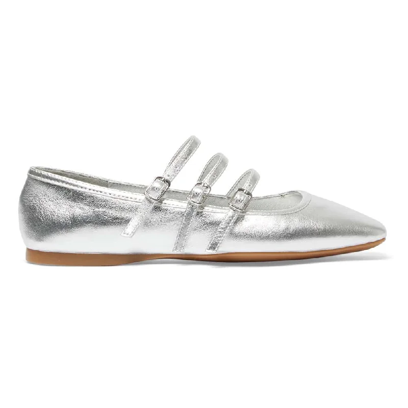 Millie Flat in Silver Metallic