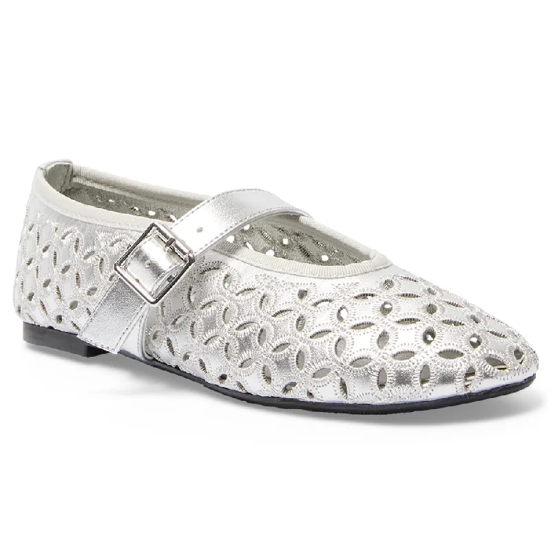 Rosie Flat in Silver Metallic